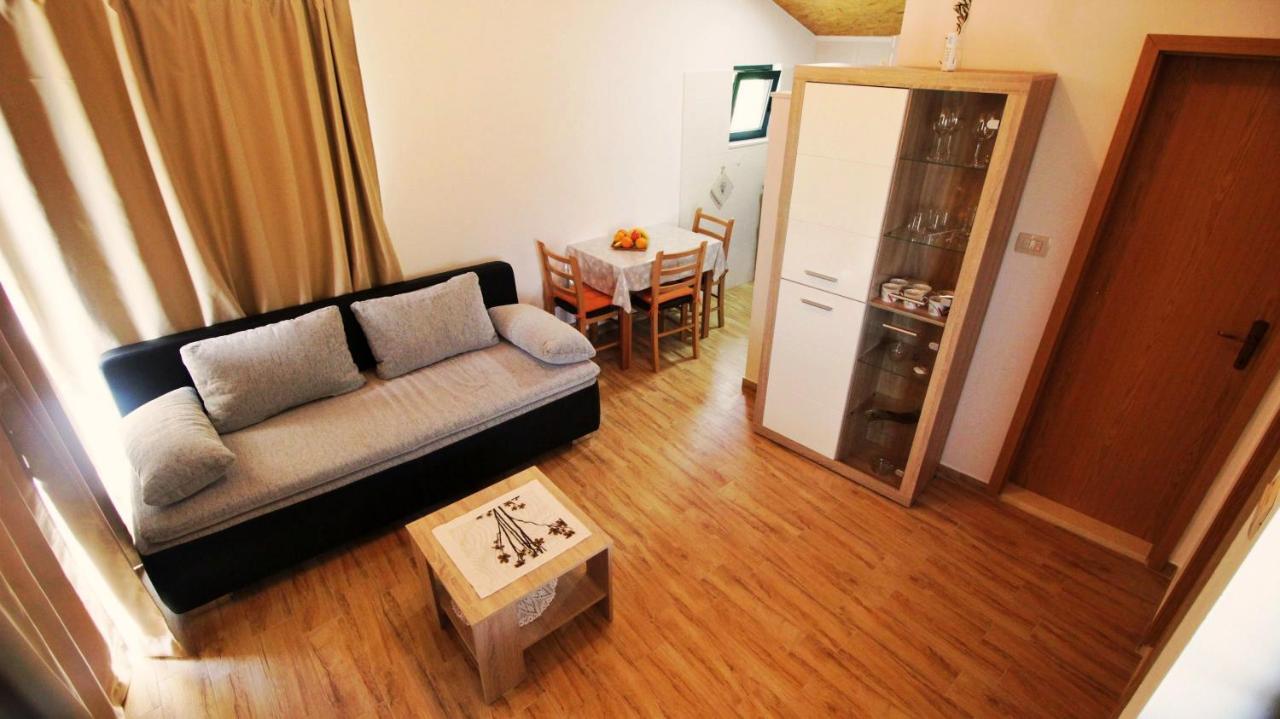 Holiday Home Jozo Omiš Exteriör bild