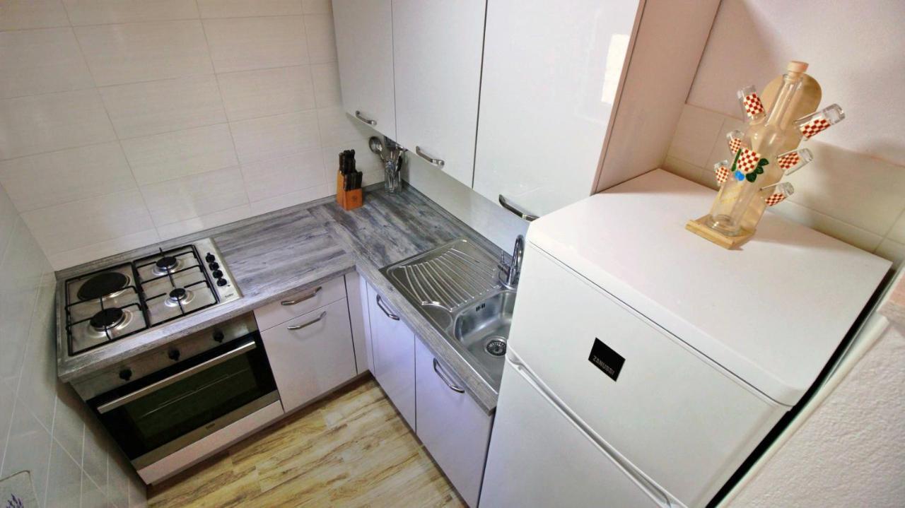 Holiday Home Jozo Omiš Exteriör bild